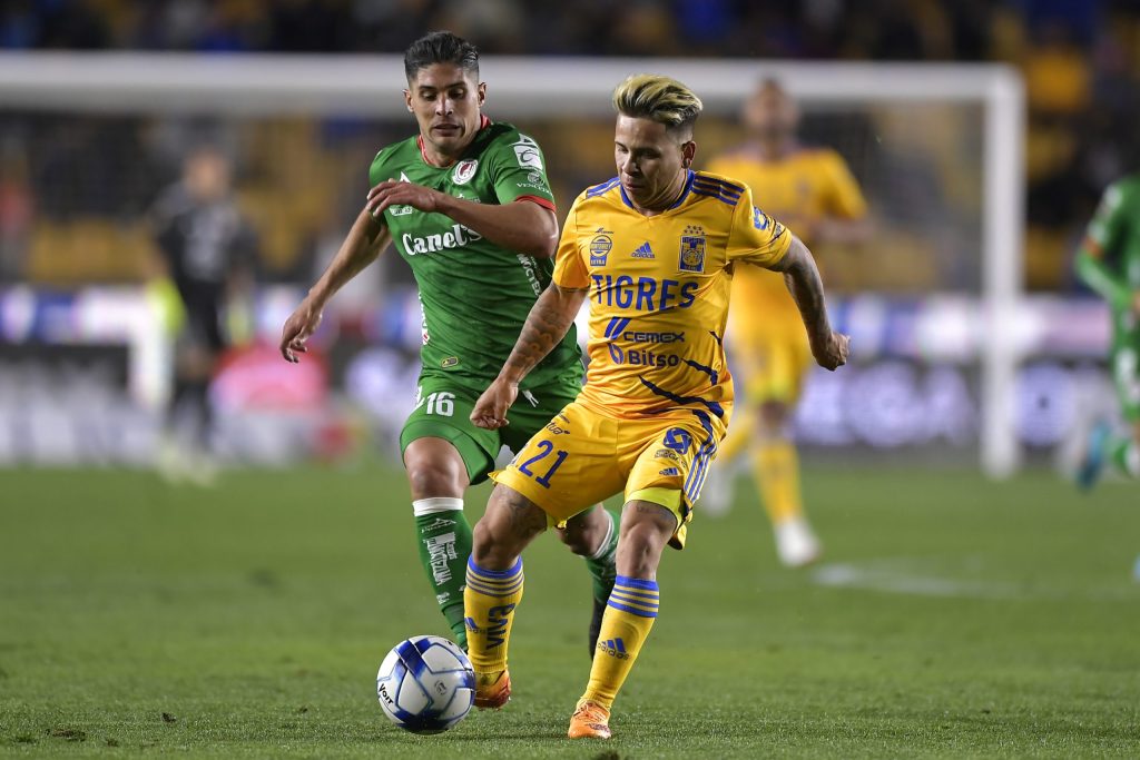 Ausencias, accidentes de tránsito y fiestas: Las polémicas que alejan a Yeferson Soteldo de Tigres