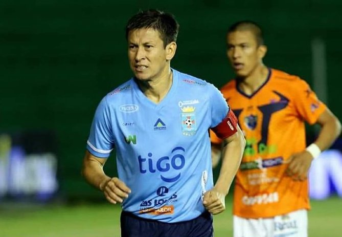 Joselito Vaca se convirtió en el jugador con más partidos en liga profesionales