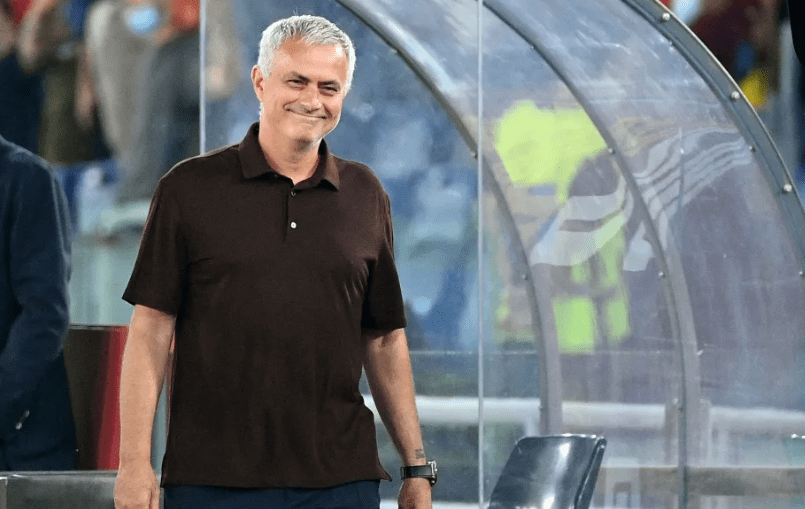 José Mourinho y su buena onda en la Roma: entrenador y conductor de autobús