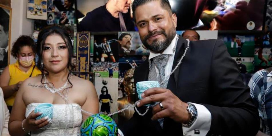 ¡Insólita unión! Así se vivió un matrimonio por la Iglesia Maradoniana