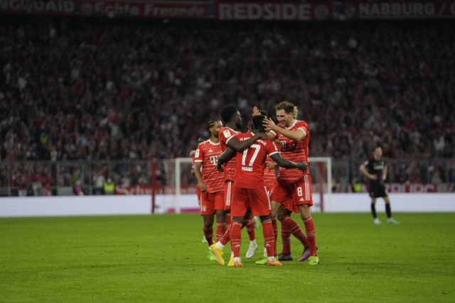 FC Bayern aplastó a Friburgo y se alejó en la punta del liderato de la Bundesliga