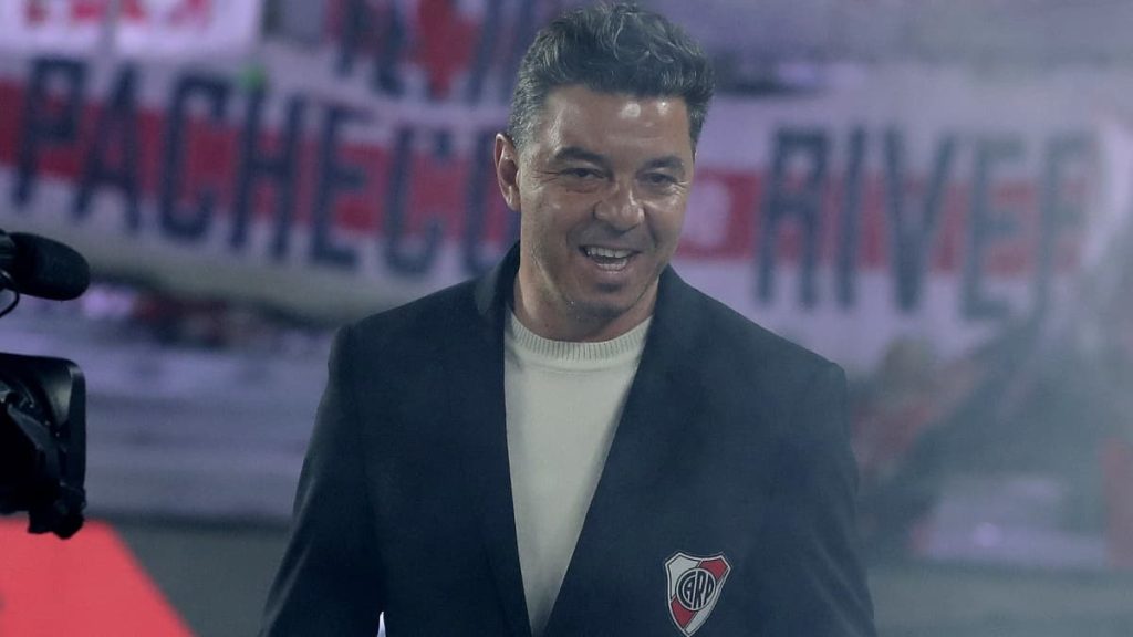 ¡Piel de gallina! Monumental recibimiento a Gallardo en su último partido ante su gente
