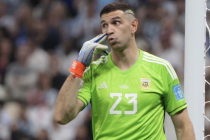 'Dibu' Martínez y su nueva provocación a Mbappé: recibe duras críticas