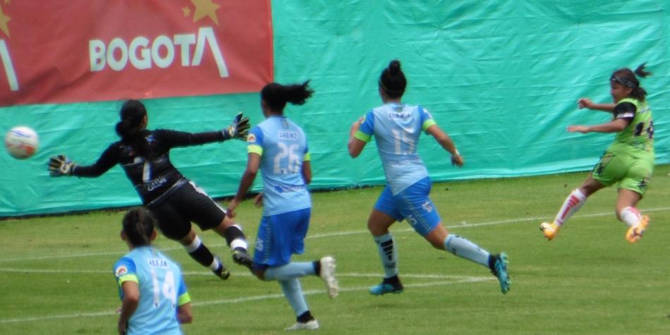 Robaron a mujeres futbolistas en Bogotá mientras daban vuelta olímpica en torneo aficionado Olaya