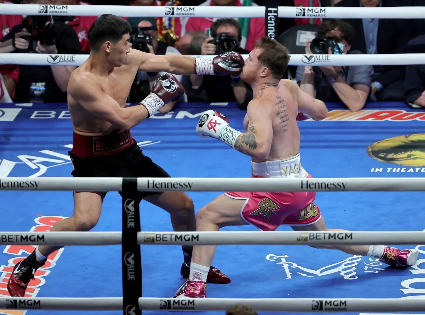 Dmitry Bivol desprecia a ‘Canelo’ Álvarez y le niega la revancha