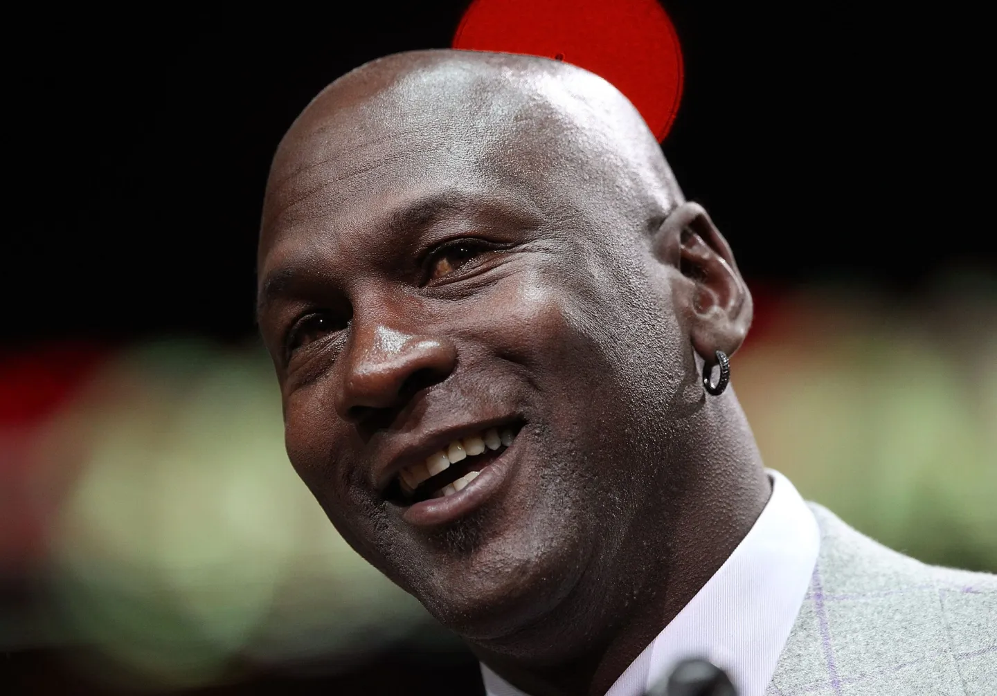 Michael Jordan realiza donación récord de $10 millones de dólares en su cumpleaños número 60