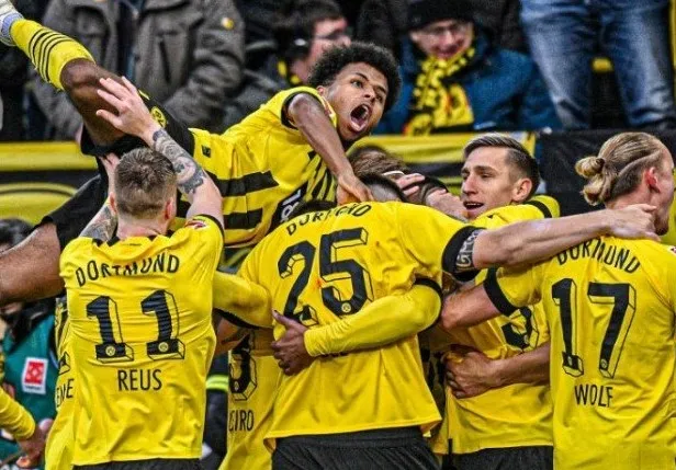 Después de 7 meses, Sébastien Haller volvió a marcar un gol tras superar un cáncer testicular.