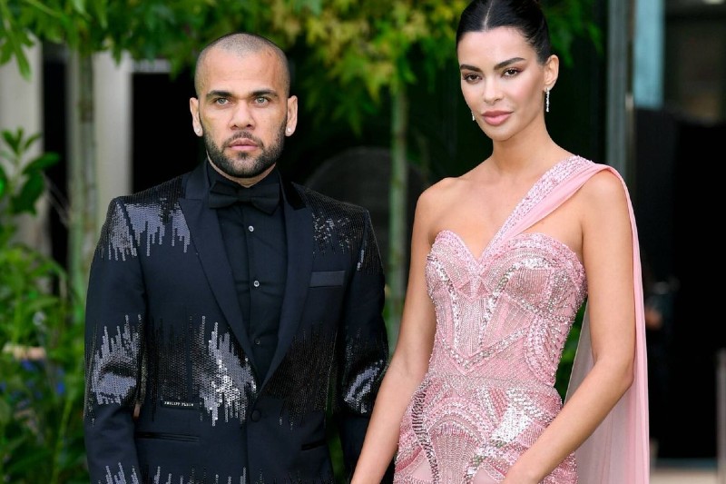 “No sé quién eres, pero gracias infinitas por tus palabras”: Esposa de Dani Alves recibe una carta de apoyo que la conmovió