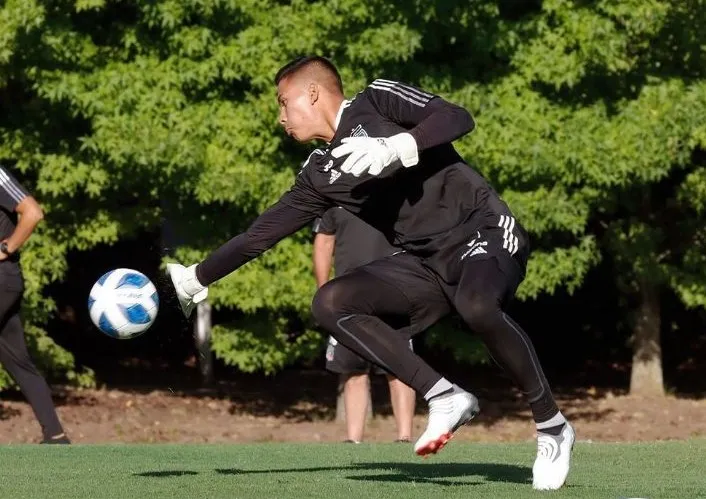 Eduardo Villanueva en plena acción en la pretemporada de Colo Colo. Fuente: (Instagram Oficial)