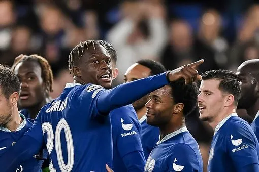 Jugadores del Chelsea piden a sus agentes que les busquen equipo