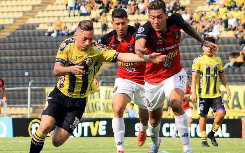 Táchira y Caracas igualaron en el primer clásico del año