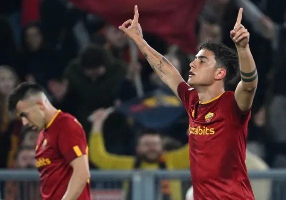 Dybala resucitó a la Roma para llevarla a semifinales de Europa League