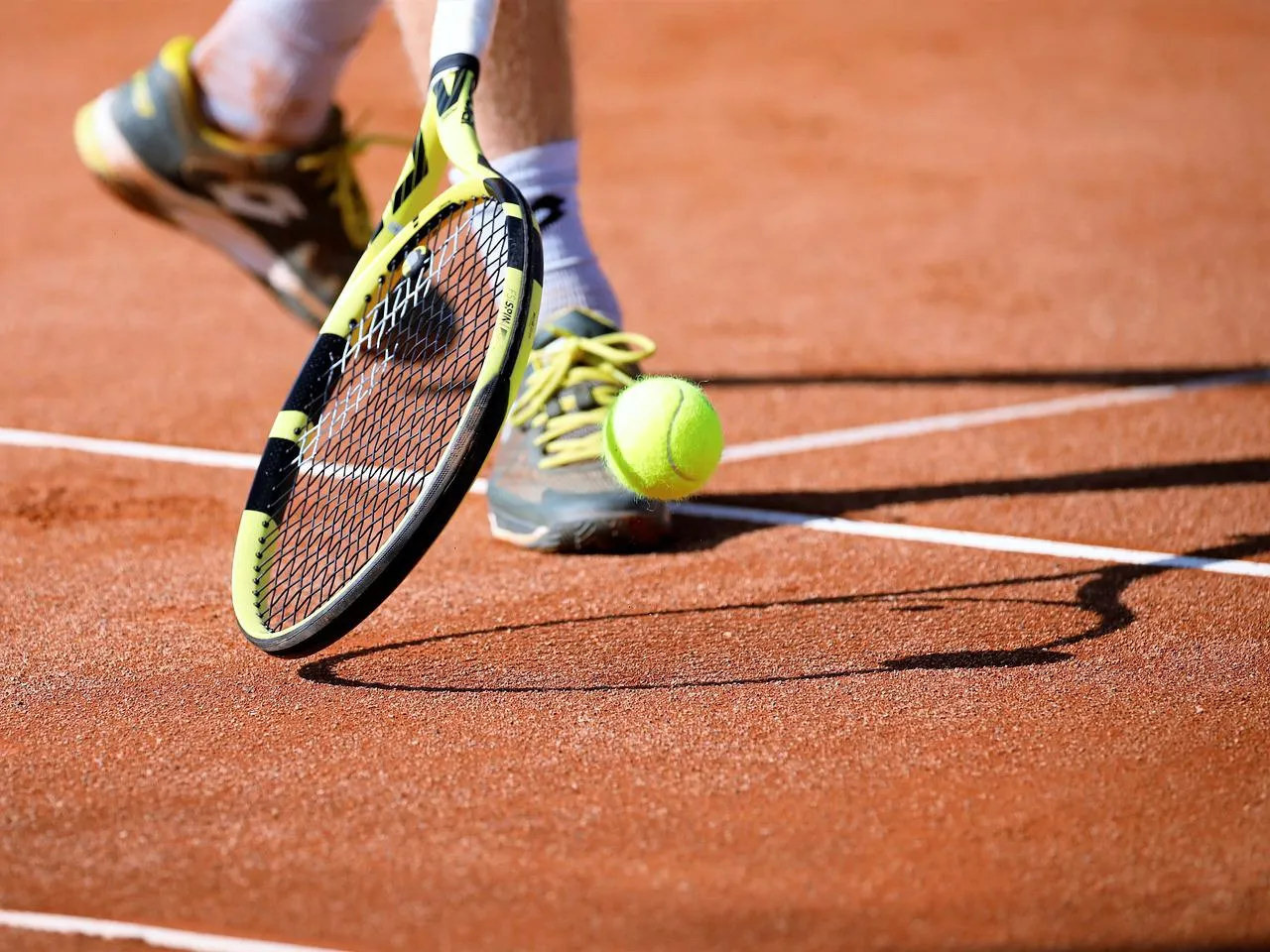 Domina la cancha: descubre la magia del tenis y despierta tu espíritu competitivo