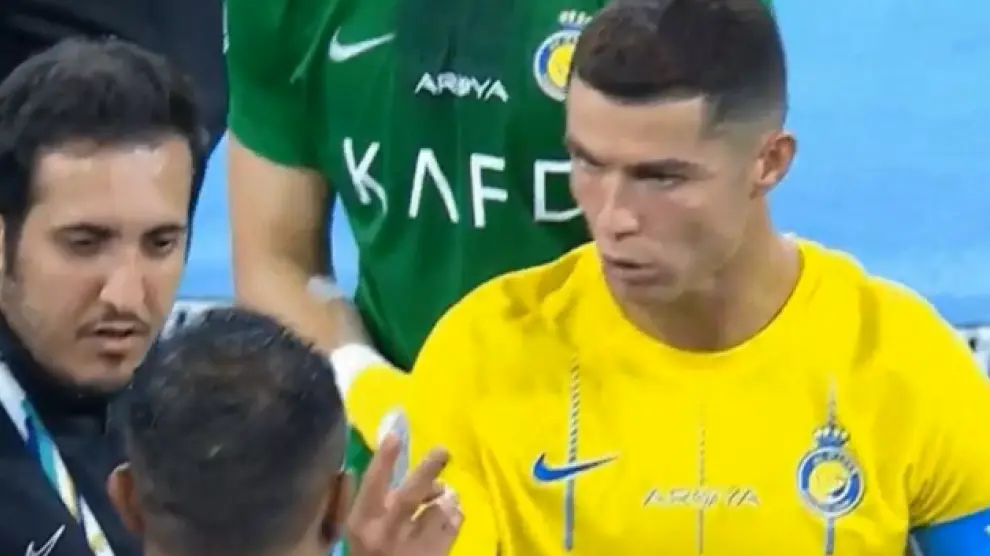 Cristiano Ronaldo estalla por no recibir el trofeo MVP tras remontar la final de la Champions Árabe con un doblete