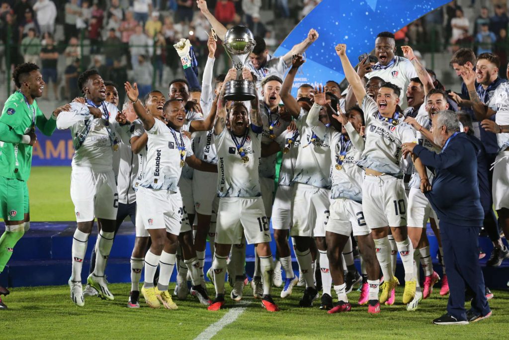 Liga de Quito alza la Copa Sudamericana por segunda vez en su historia
