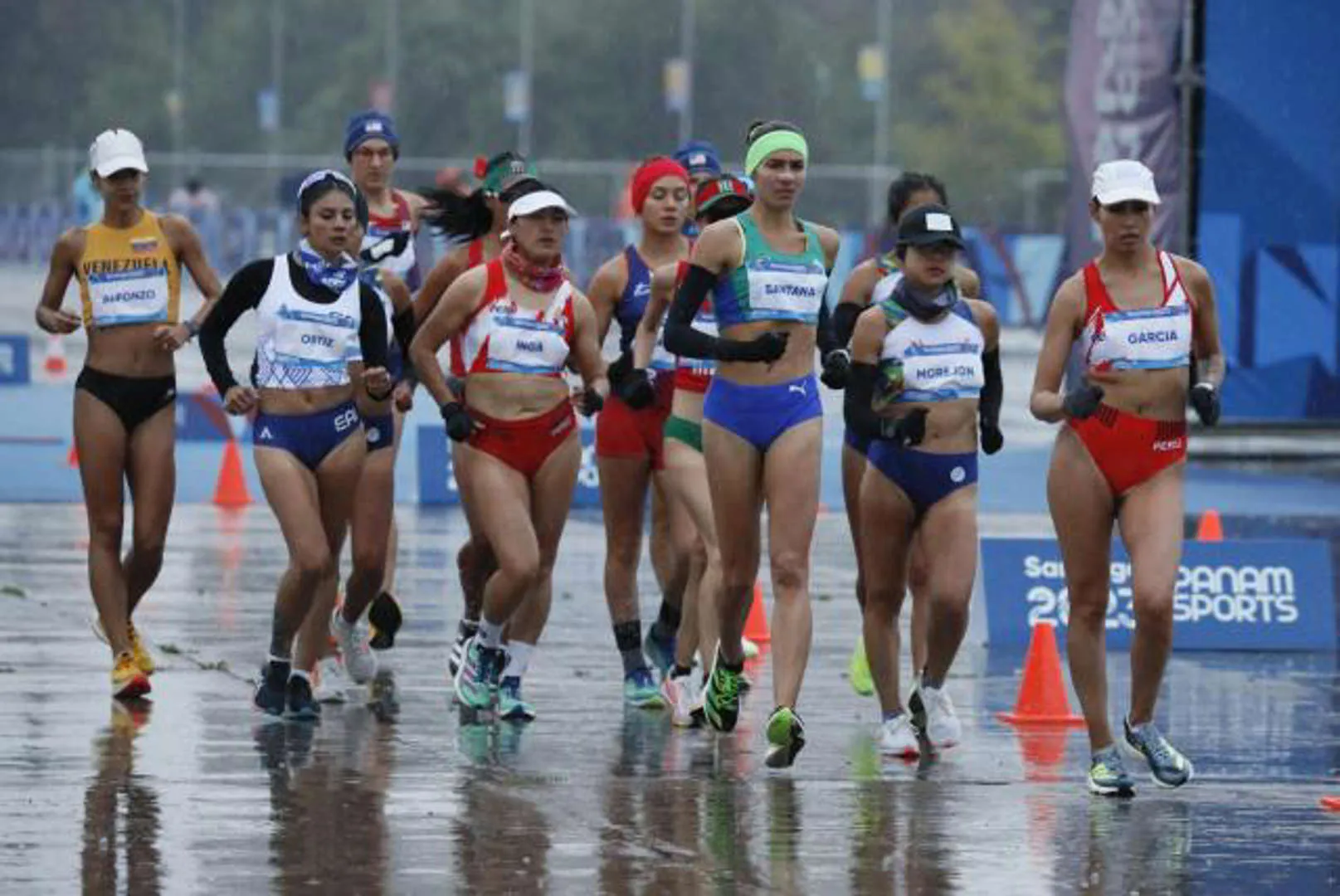 La marcha masculina debió ser retrasada para corregir los errores en el trazado de la mañana