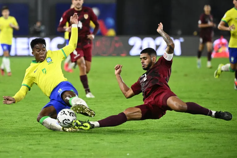 Brasil denuncia racismo de fanáticos de Venezuela contra padre de Endrick