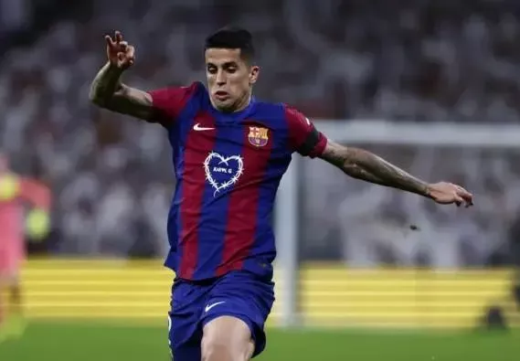 Cancelo, en un partido de su primer etapa en el Barça.CHEMA REY
