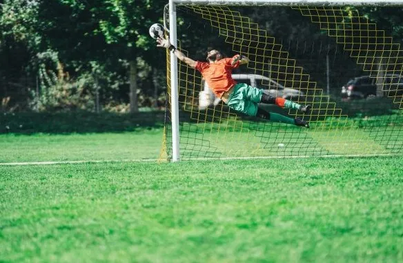 El Duelo Mental detrás de un Lanzamiento de Penalti: Ciencia y Psicología en el Fútbol