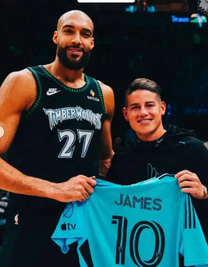 James Rodríguez, la estrella del fútbol, brilla en la NBA con los Minnesota Timberwolves