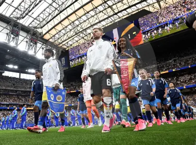 Guayos fucsia dominan el Mundial 2026: la moda que marca la cancha