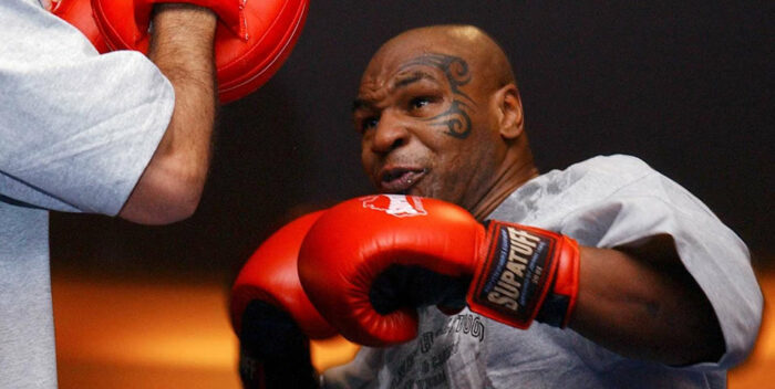 Mike Tyson rechaza millonaria oferta por pelear sin guantes 
